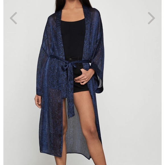 New BCBGMaxAzria Gift Python Print Robe - Picture 3 of 5